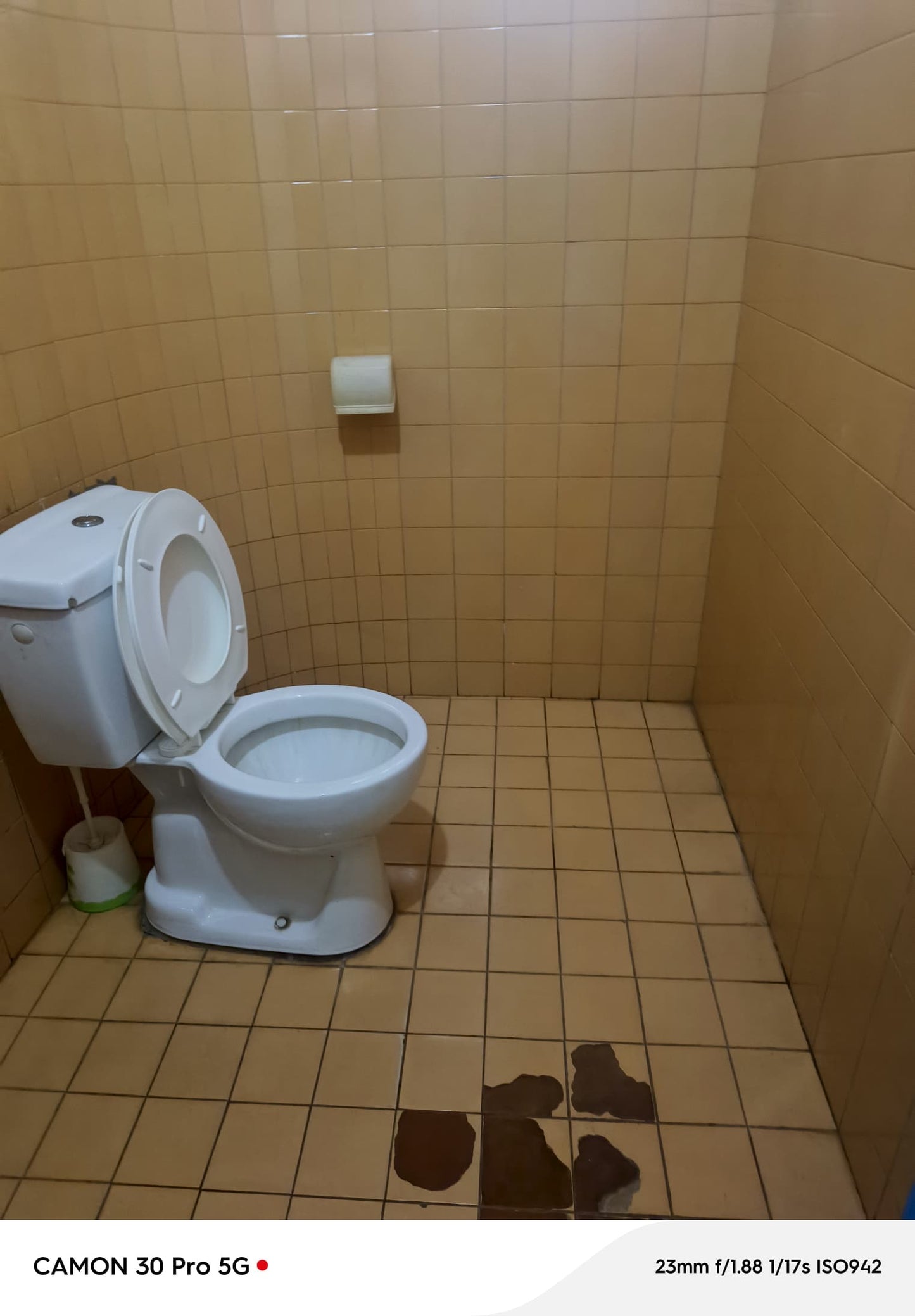 MMEUBLE 19 CHAMBRES À VENDRE À TOKOIN PROTESTANT – 100M DU GOUDRON | TITRE FONCIER