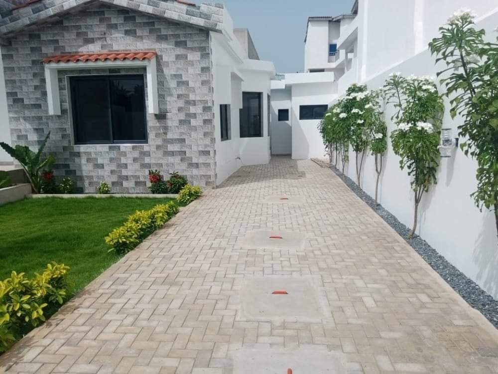 UNE VILLA À VENDRE À BAGUIDA À 100M DU GOUDRON CÔTÉ PLAGE - 6 PIÈCES