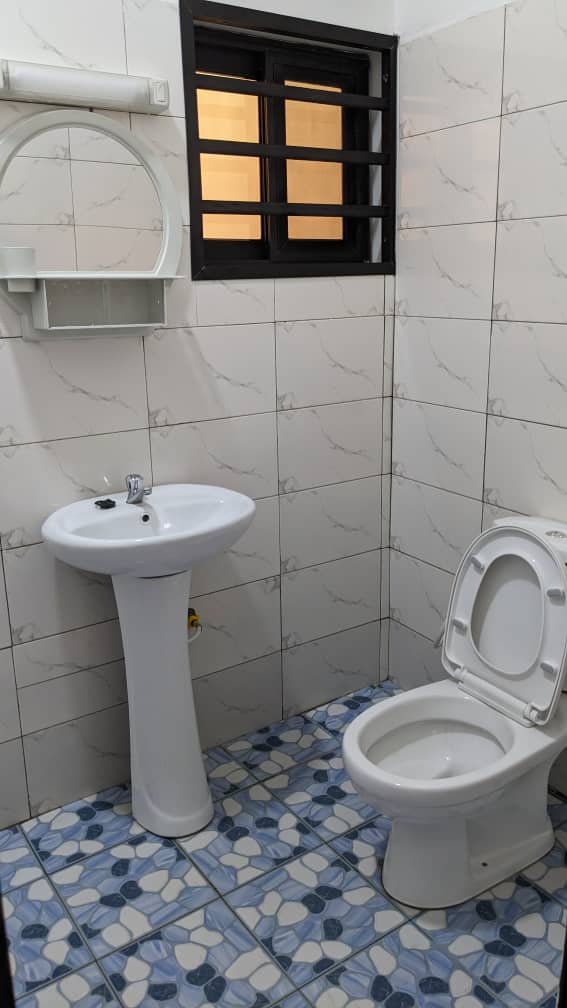 LOMÉ – VILLA DE 5 PIÈCES À VENDRE À BAGUIDA, DERRIÈRE LA CITÉ BOAD