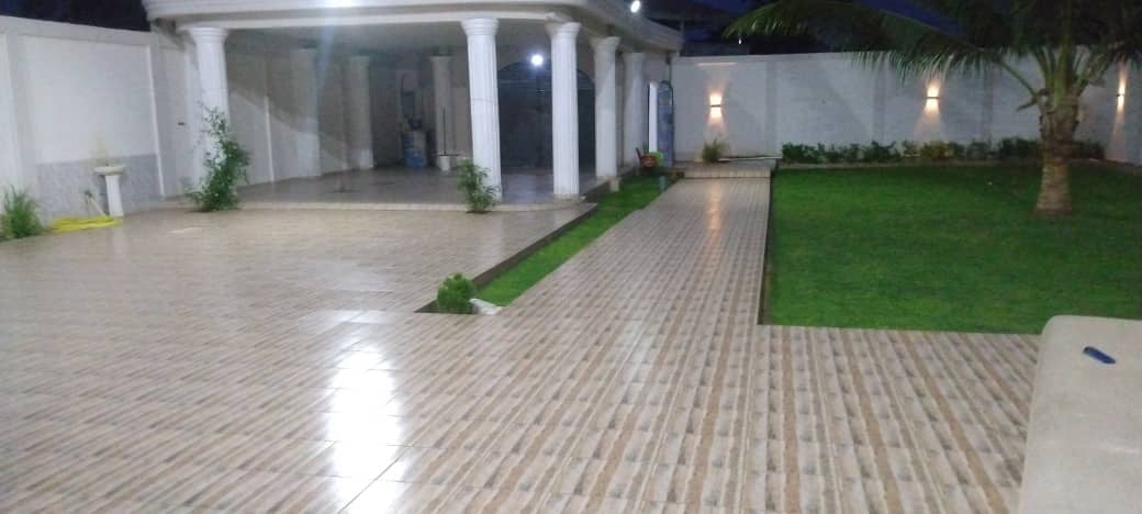 VILLA MEUBLÉE 6 PIÈCES À VENDRE À AVÉPOZO CÔTÉ NON PLAGE – TITRE FONCIER