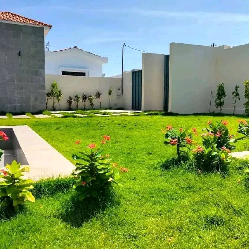 UNE VILLA À VENDRE À BAGUIDA, CÔTÉ PLAGE À 20M DU GOUDRON - 7 PIÈCES