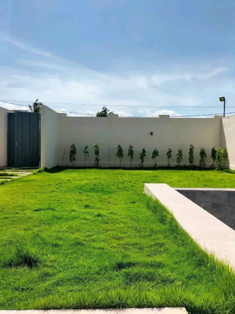 UNE VILLA À VENDRE À BAGUIDA, CÔTÉ PLAGE À 20M DU GOUDRON - 7 PIÈCES