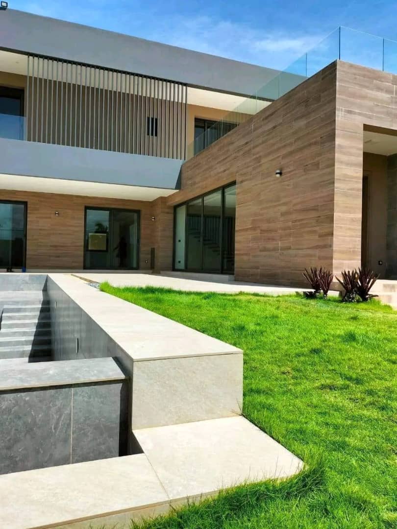 UNE VILLA À VENDRE À BAGUIDA, CÔTÉ PLAGE À 20M DU GOUDRON - 7 PIÈCES