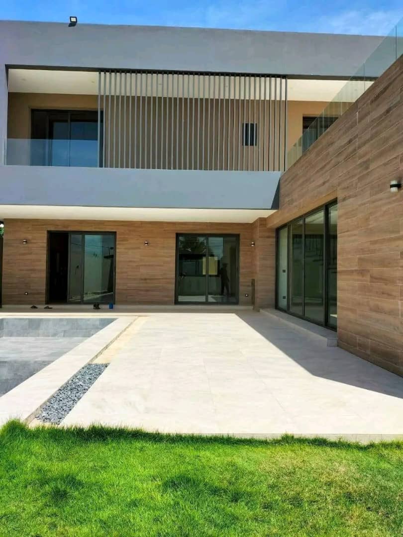 UNE VILLA À VENDRE À BAGUIDA, CÔTÉ PLAGE À 20M DU GOUDRON - 7 PIÈCES