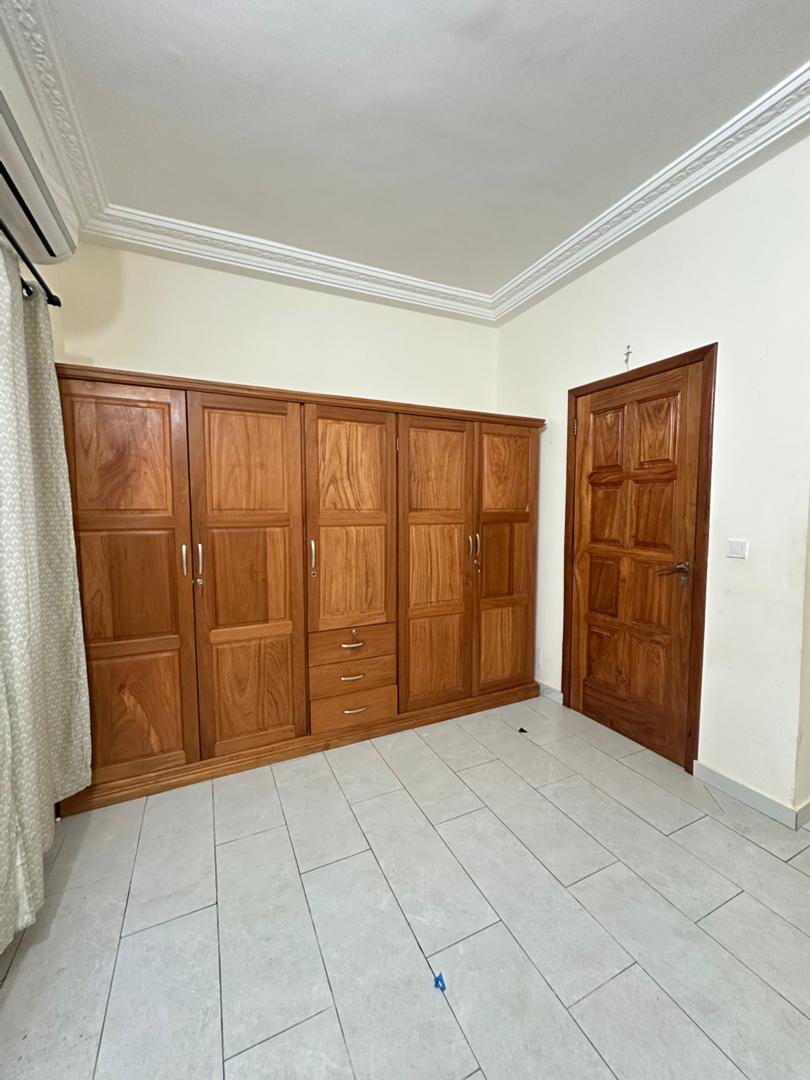 À VENDRE – VILLA DUPLEX DE 9 PIÈCES SUR DEMI-LOT À AGOÈ ATCHANVÉ