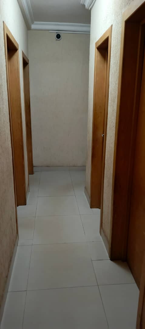 À VENDRE – Villa de 8 Pièces à Casablanca (50m du goudron) | 175.000.000 FCFA