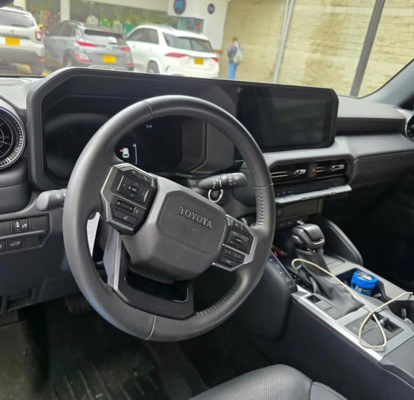 TOYOTA LAND CRUISER PRADO ANNÉE 2025