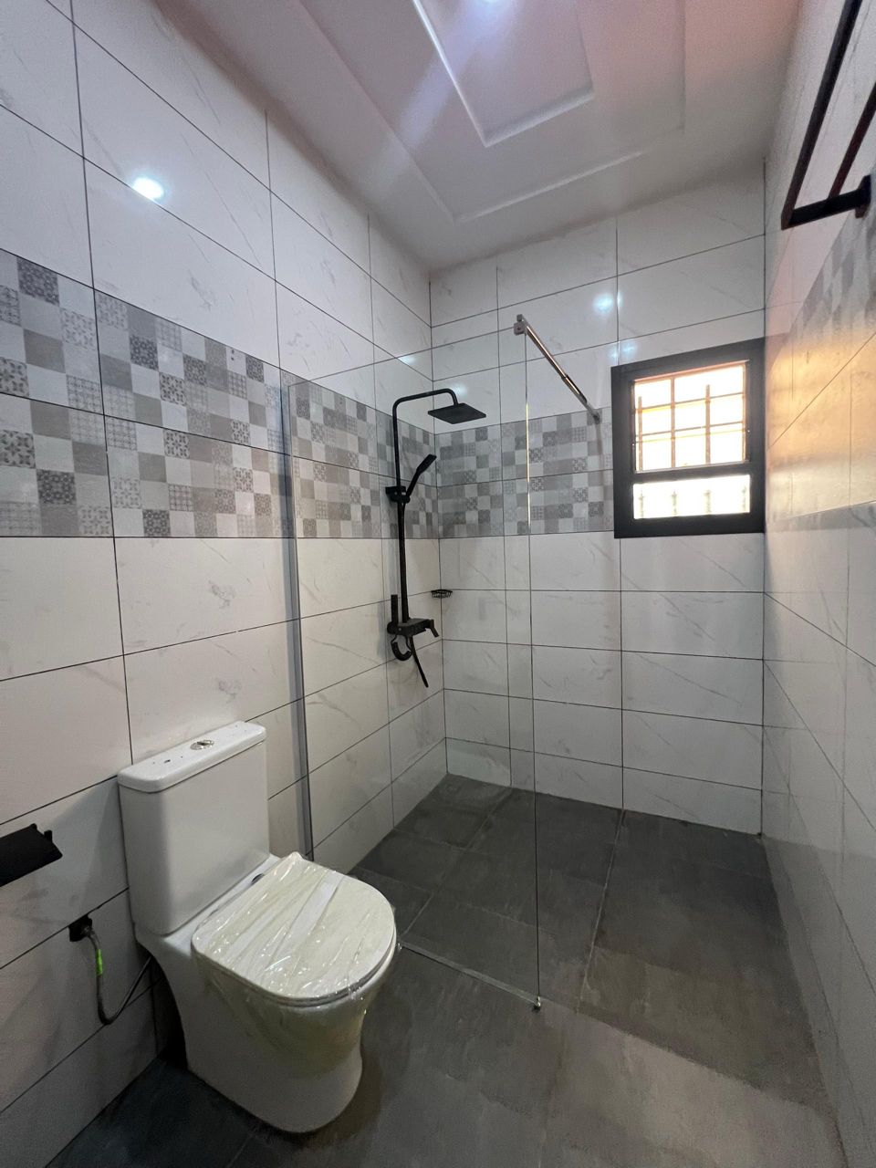 À VENDRE – VILLA 4 PIÈCES (03 chambres + salon) À ZANGUÉRA | 50 millions FCFA