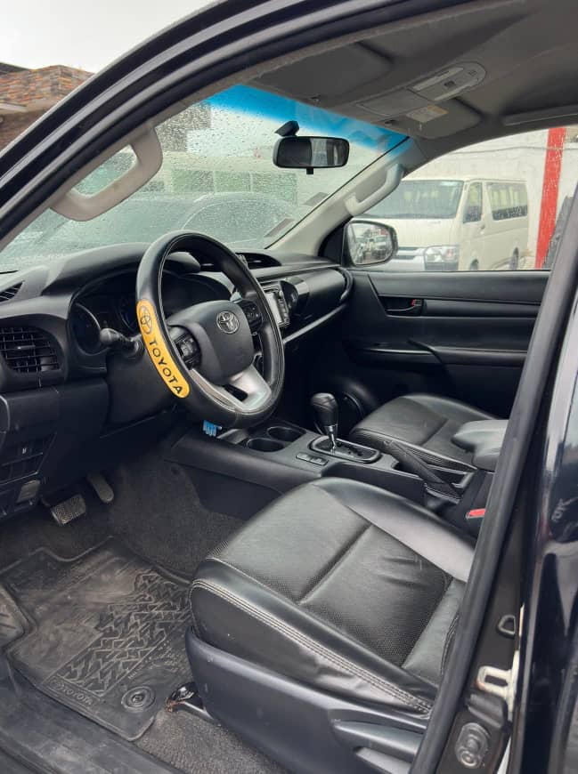 TOYOTA HILUX 2019