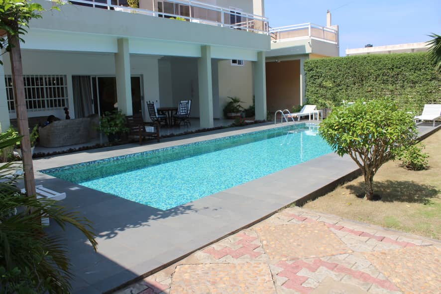 LOMÉ – AVÉPOZO (CÔTÉ PLAGE) – VILLA DUPLEX 11 PIÈCES AVEC PISCINE À VENDRE