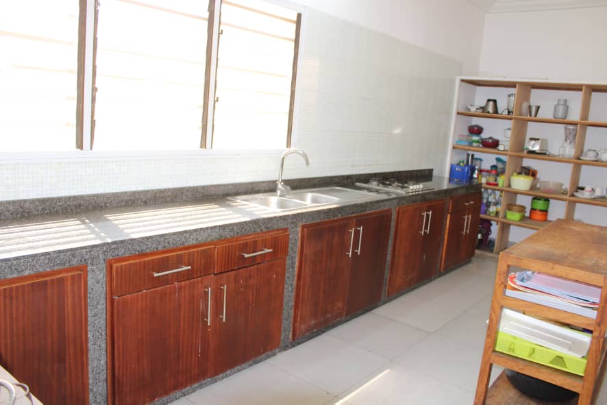 LOMÉ – AVÉPOZO (CÔTÉ PLAGE) – VILLA DUPLEX 11 PIÈCES AVEC PISCINE À VENDRE
