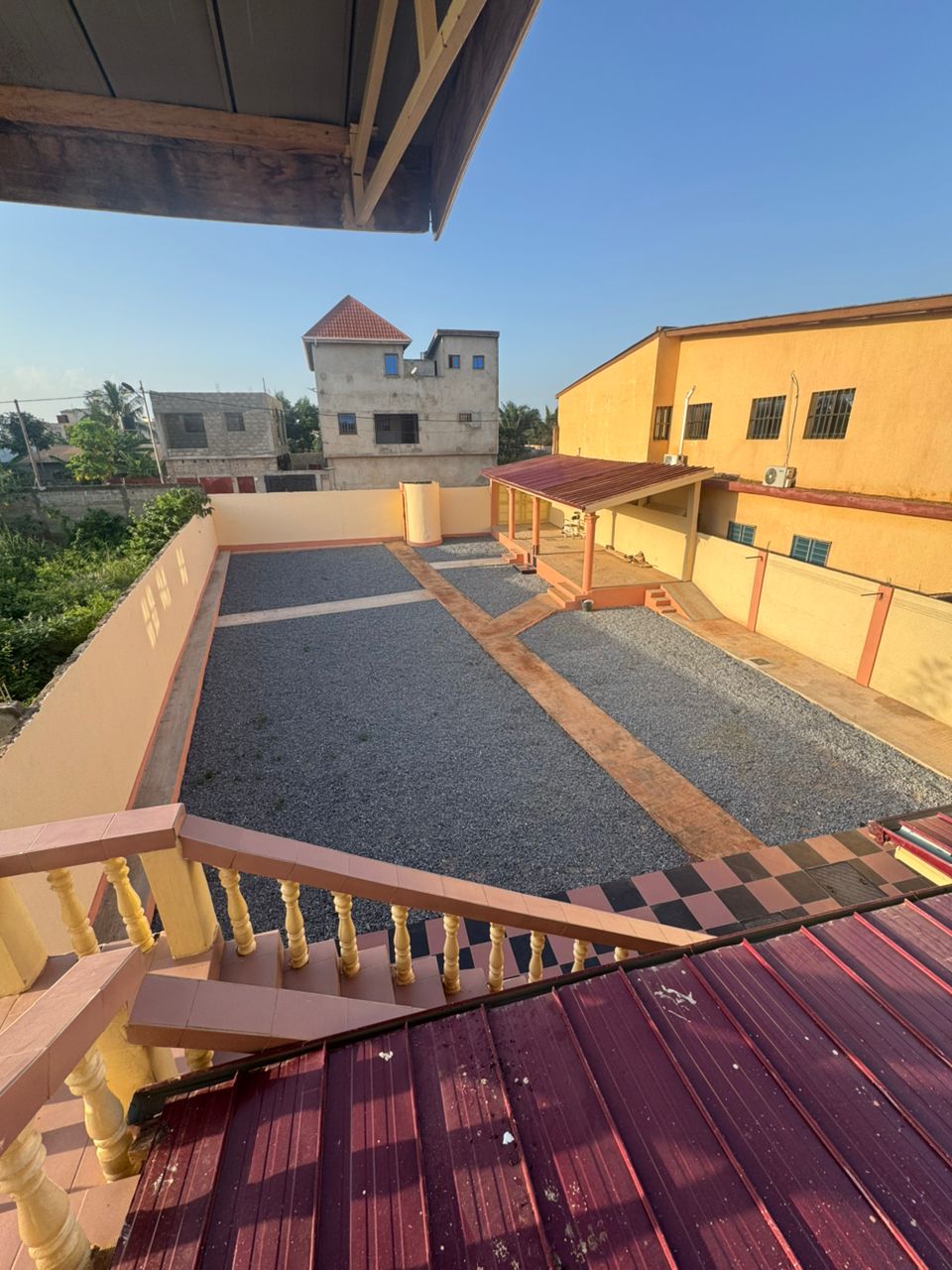 Maison cour unique en location à Adidogomé Logoté Carrefour Obena – 100 000 FCFA
