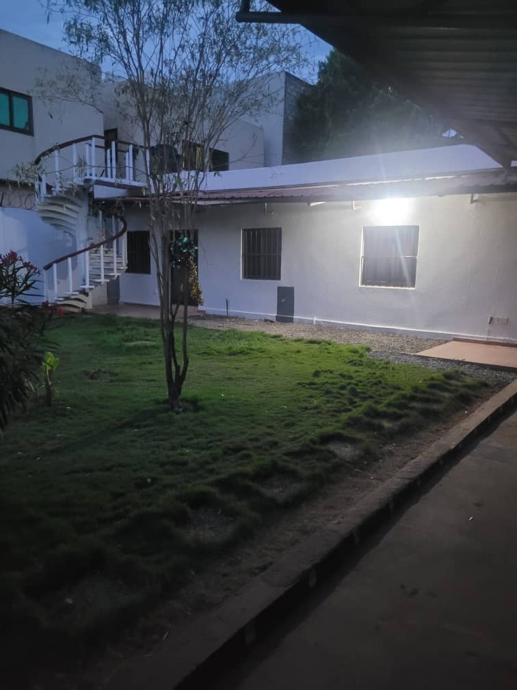 Villa 3 chambres en vente à Agoe près de l'école internationale Maarif – 90 millions FCFA