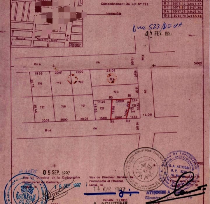 Maison à vendre à Agoè Assiyéyé, proche du goudron – 40 millions FCFA