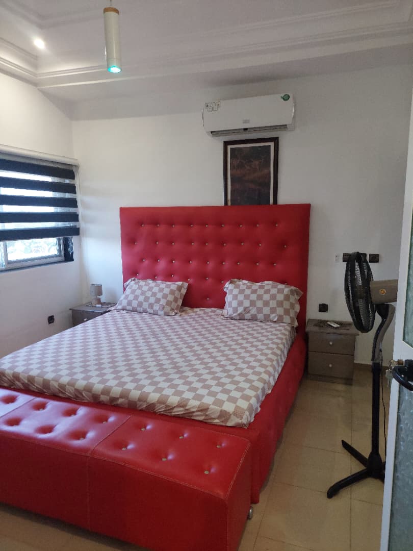 Appartement meublé de 3 chambres salon à louer à Avepozo – 450000 FCFA
