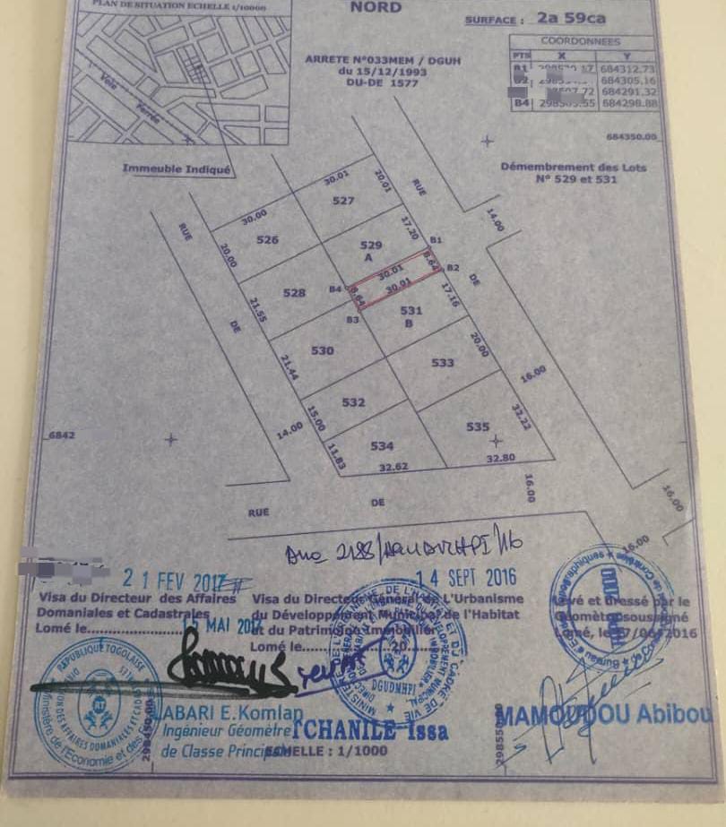 Terrain clôturé sur demi lot à vendre à Totsi Gblinkome – 259 m² – 23 millions FCFA