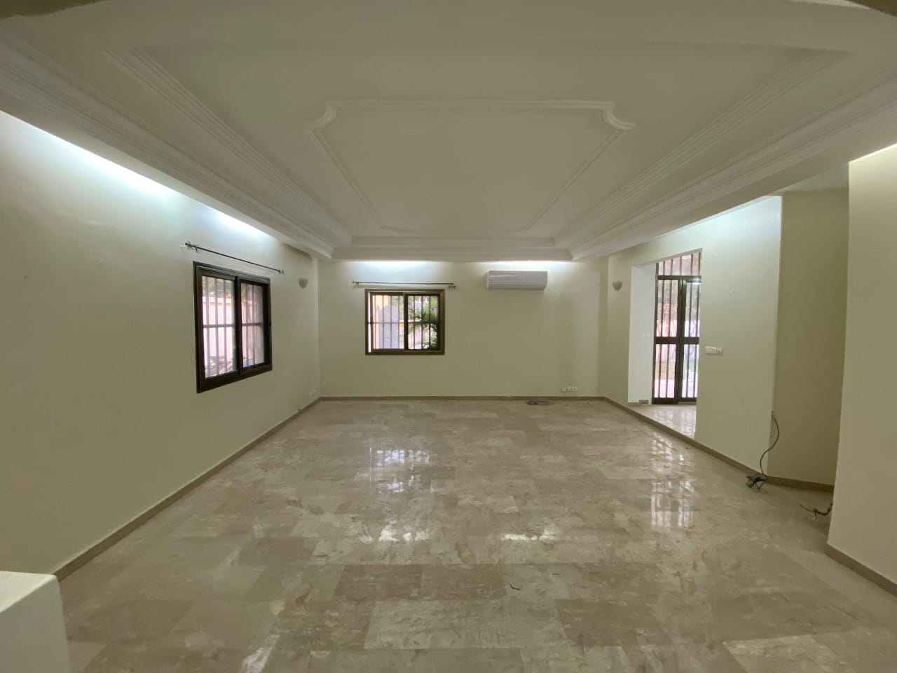 Villa duplex avec piscine à louer dans la Cité Millenium – 1 500 000 FCFA