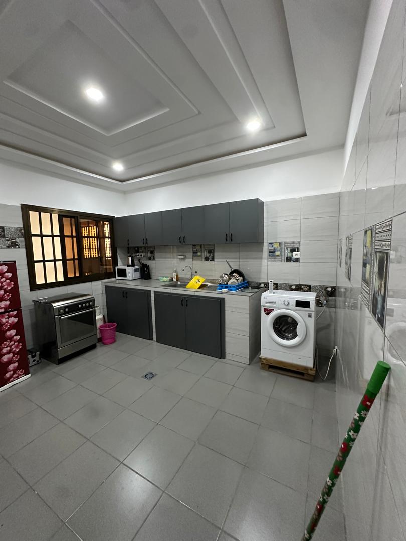 Villa duplex 3 chambres à louer à Avepozo proche du goudron – 300000 FCFA/mois