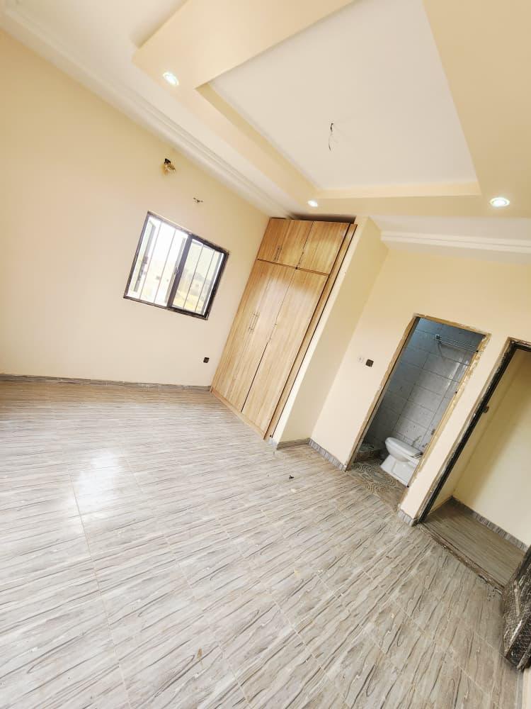 Appartement 2 chambres à louer à Kégué (150 m du goudron) – 80000 FCFA