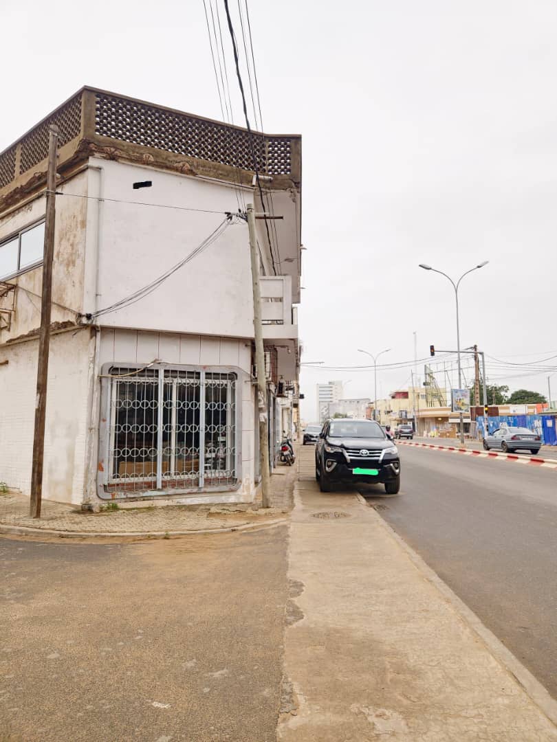 Terrain de 1230 m² en vente en angle de rue à Nyèkonakpoè – 850 millions FCFA