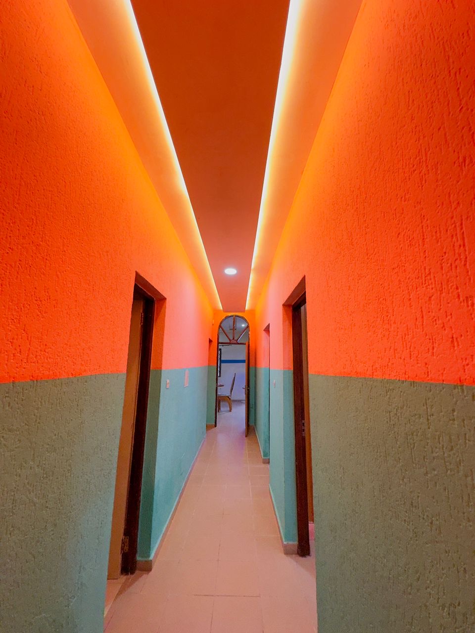 VILLA DE 9 PIÈCES À VENDRE À LOMÉ, CITÉ AÉROPORT – PLUS DE 1/2 LOT