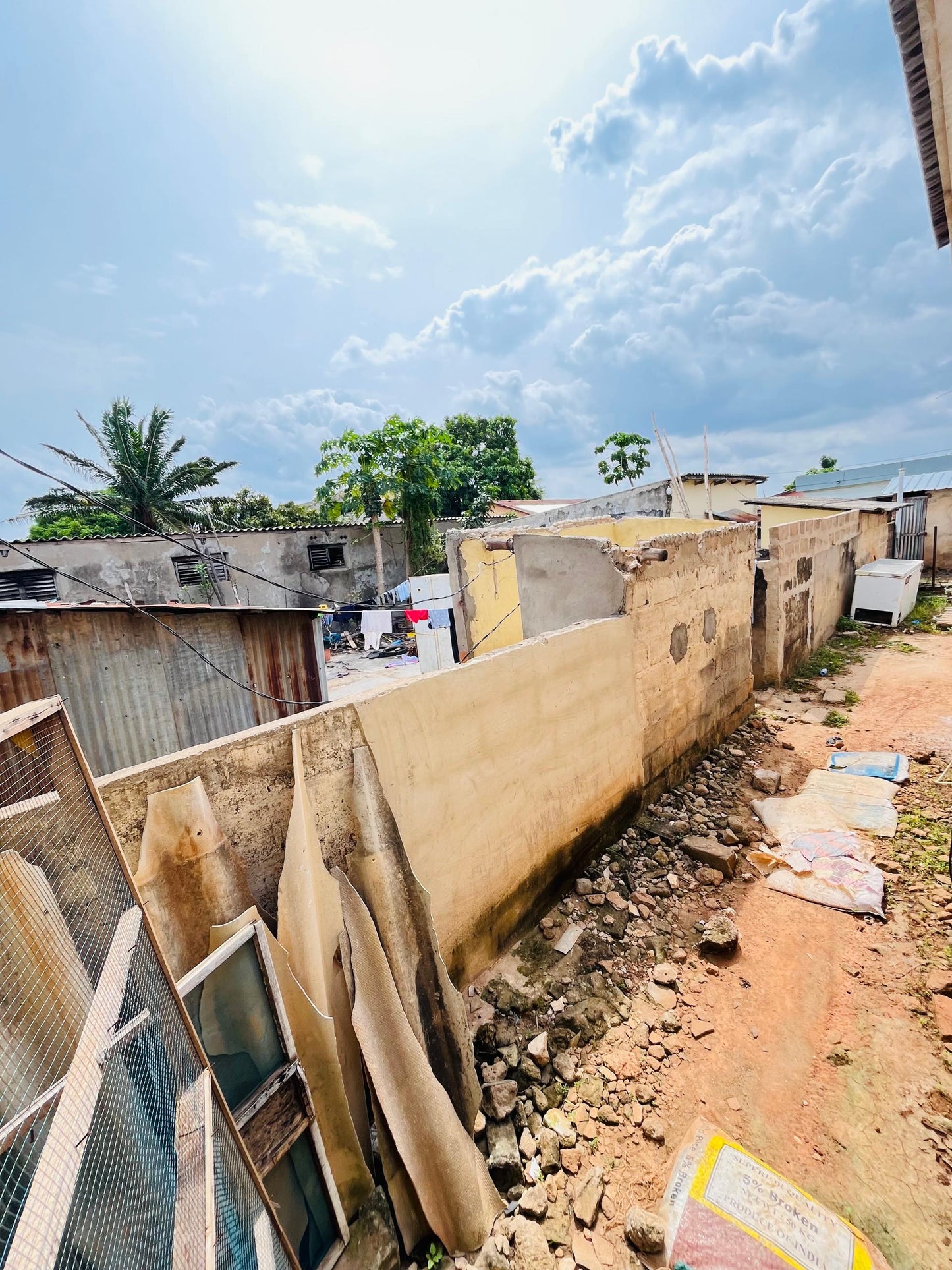 Terrain de 1220 m² en vente à Tokoin Trésor – 250 millions FCFA