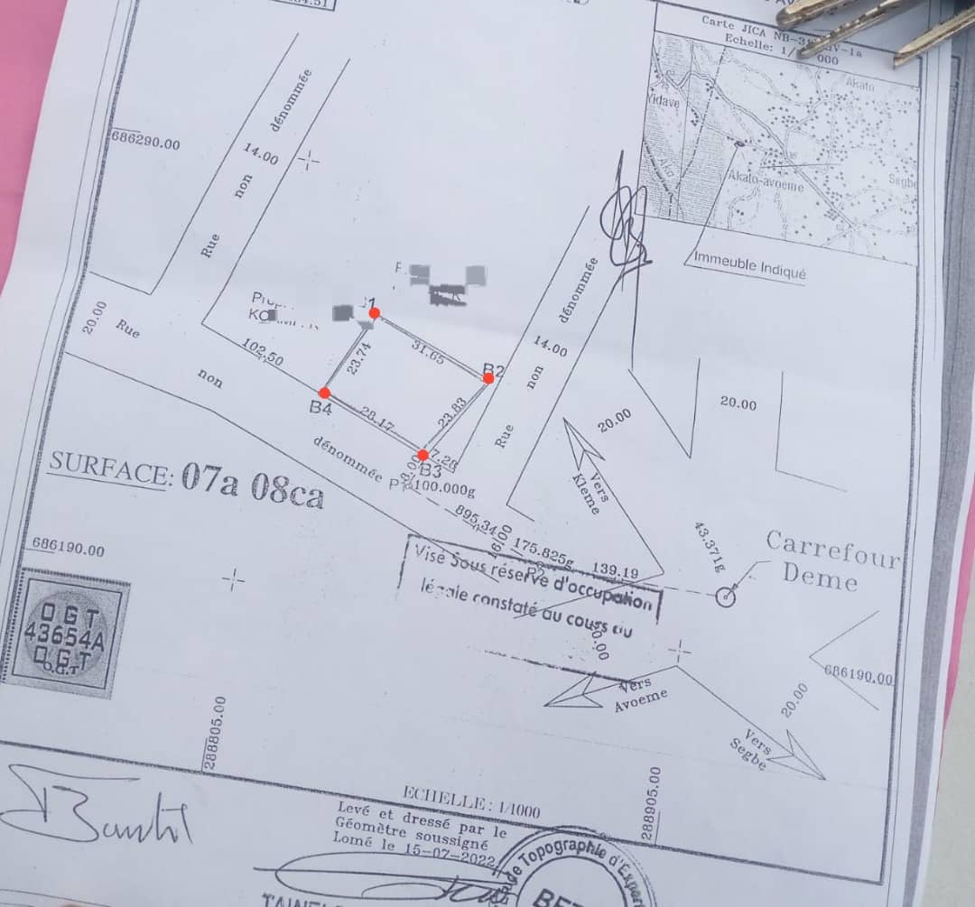 Terrain de 708 m² en vente à Akato Avome – 25 millions FCFA