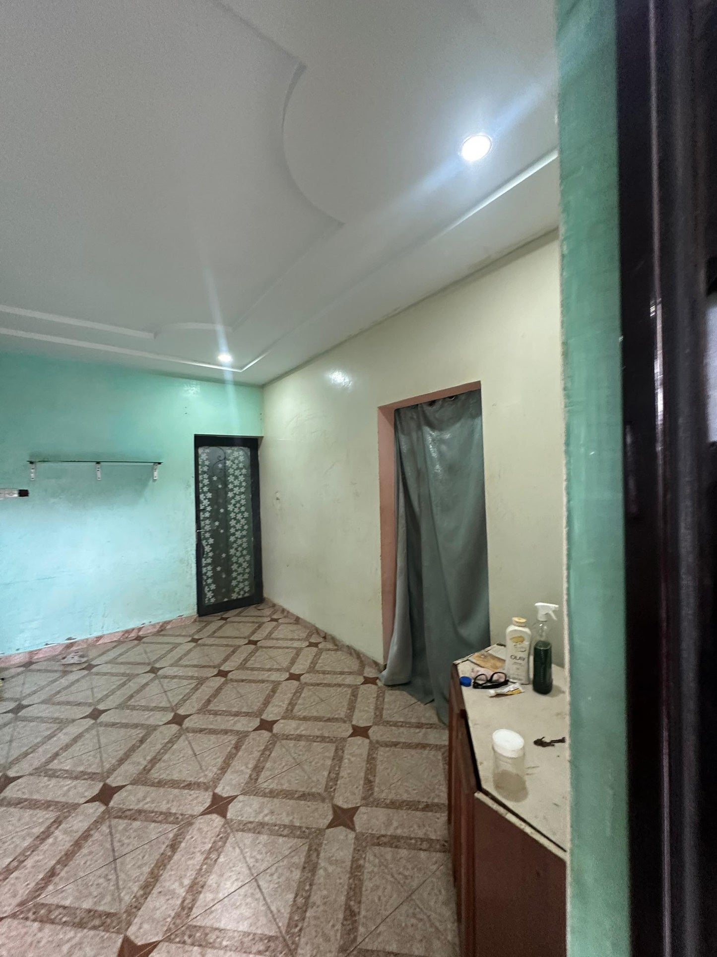 Villa R+1 en vente à Zanguera Château d'Eau Klémé – 35 millions FCFA