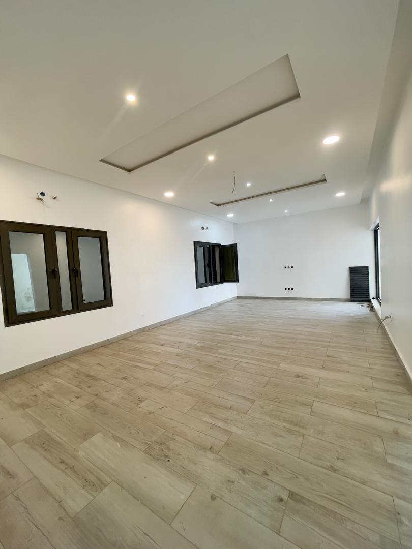 Villa duplex avec piscine en location à Tokoin Séminaire – 1.500.000 FCFA