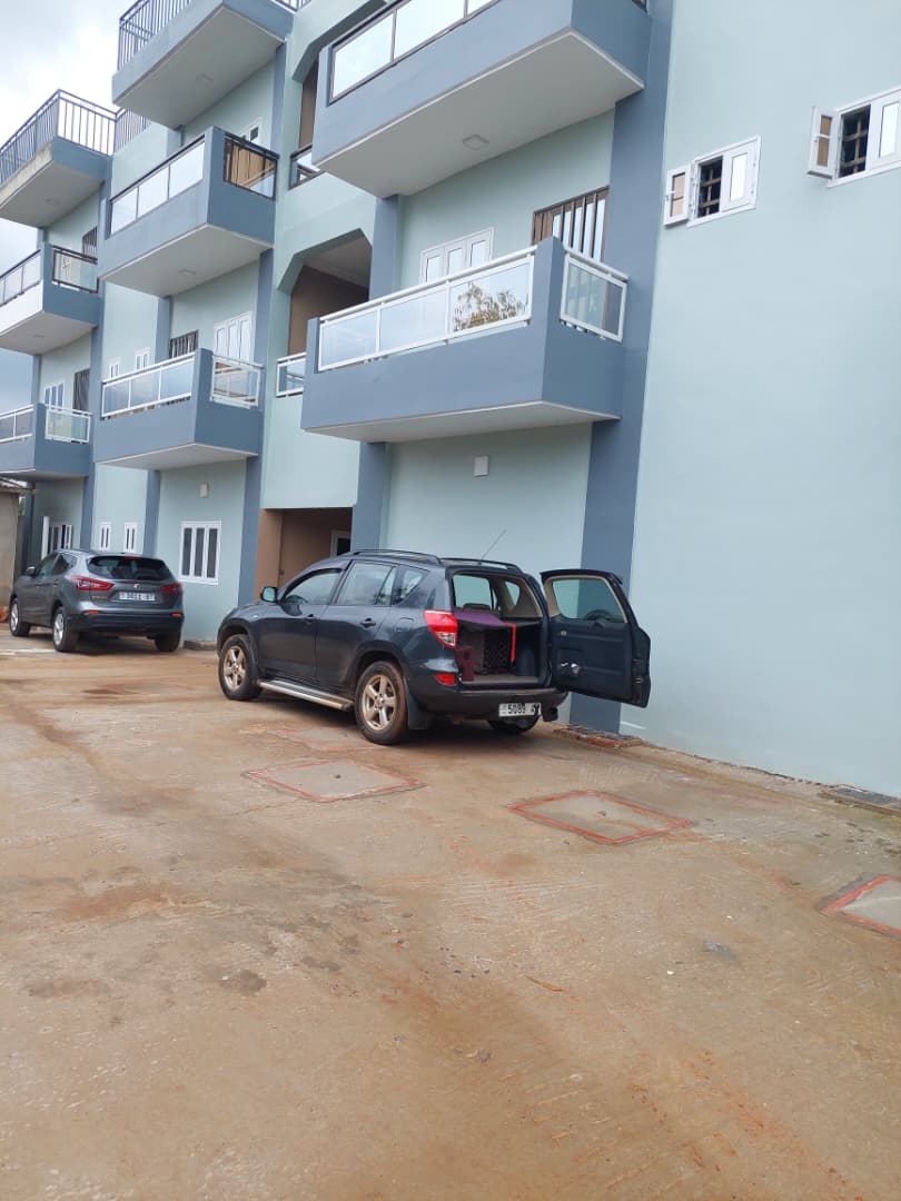 Appartement 2 chambres à louer à Agoè Legbassito carrefour Adidomé – 100000 FCFA/mois