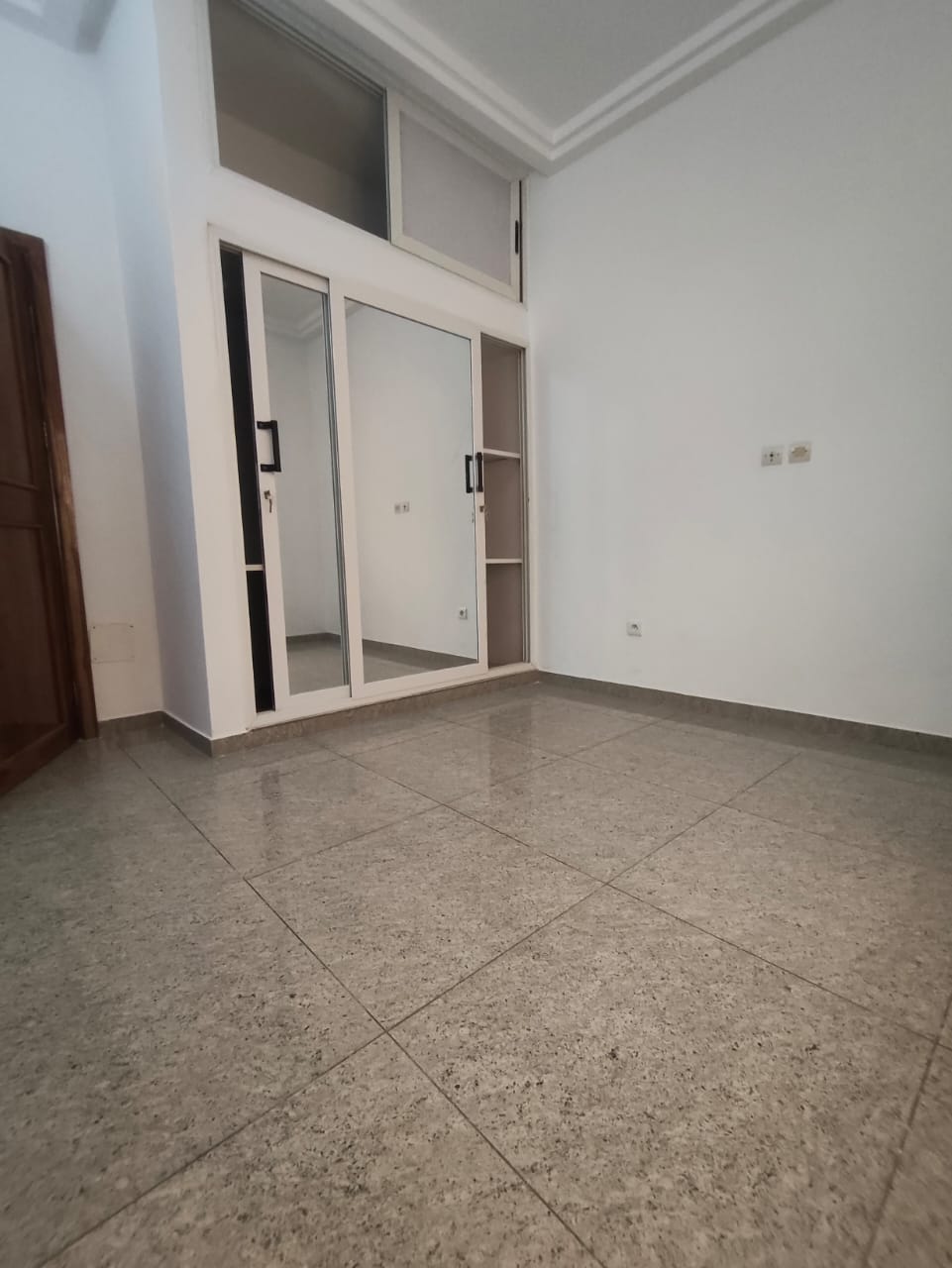 Appartement meublé à louer à Hédranawoe Sagboville, non loin du goudron – 300 000 FCFA/mois