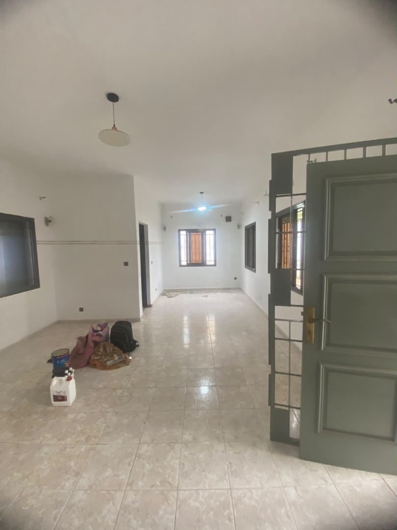 Villa 3 chambres à louer à Tokoin Protestant – 250000 FCFA