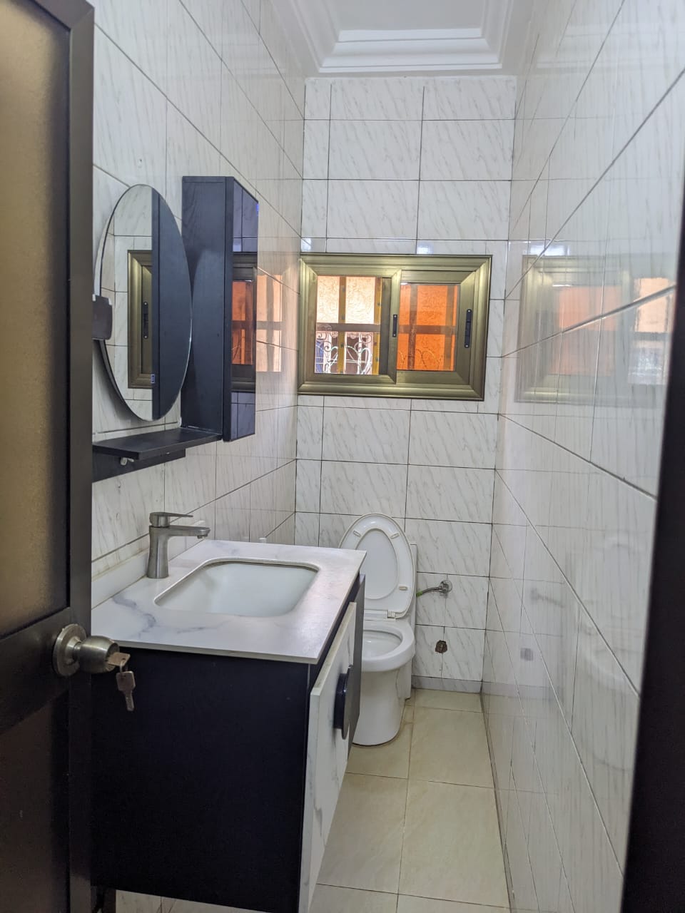 Appartement 2 chambres en location à Agoè Légbassito, proche du goudron – 110 000 FCFA