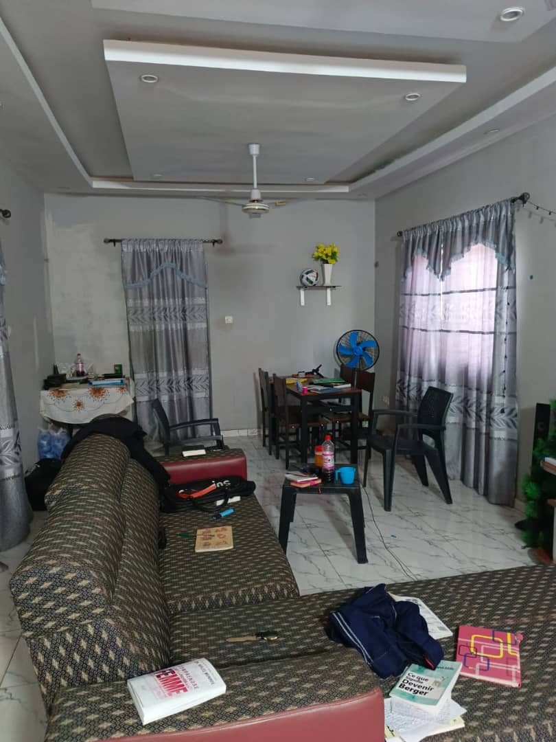 Mini villa 2 chambres en vente à Zanguera - 22 millions FCFA