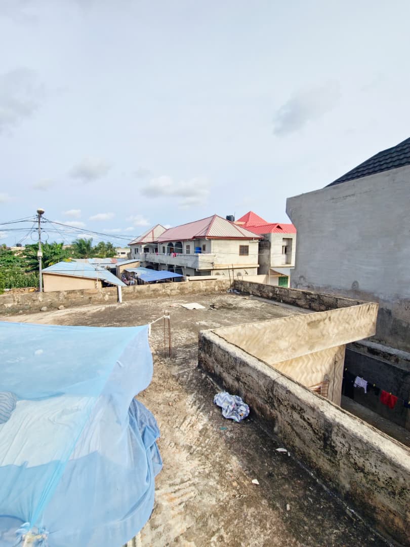 Villa 3 chambres de 100 m² en vente à Segbé Akato, proche du goudron – 25 millions FCFA
