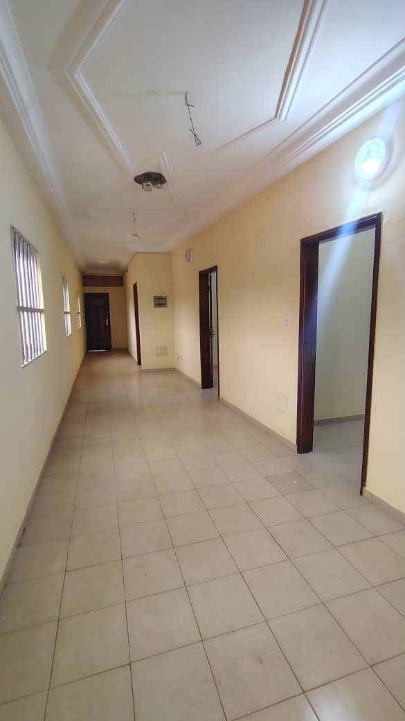 Appartement 3 chambres à louer à 50 m du goudron à Adidoadin – 150 000 FCFA