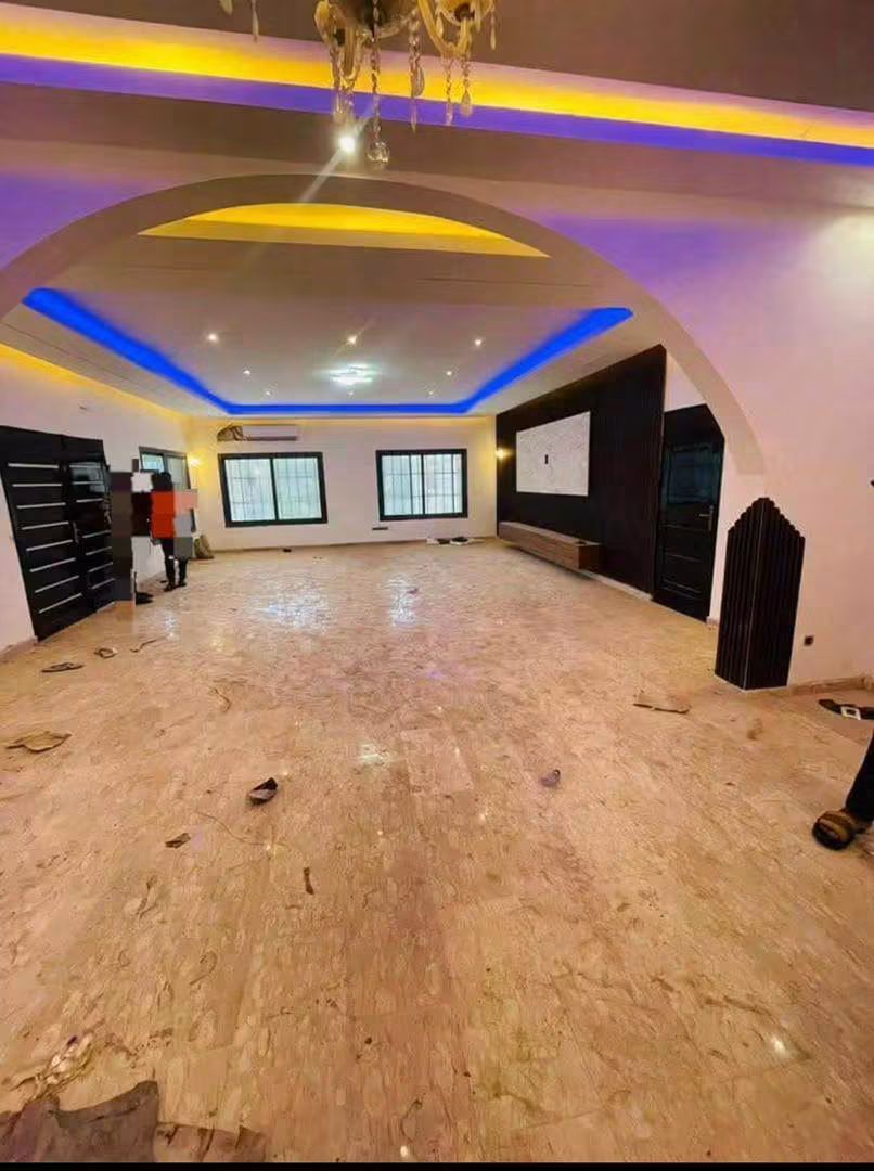 Villa 6 chambres en vente à Adidogomé Ségbé – 360 millions FCFA