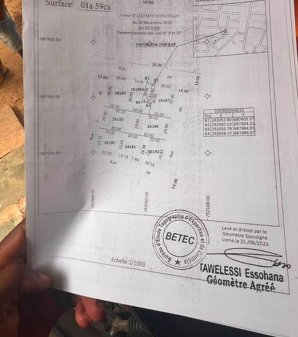Terrain de 159 m² avec 2 pièces en vente à Atilamonou – 7,5 millions FCFA