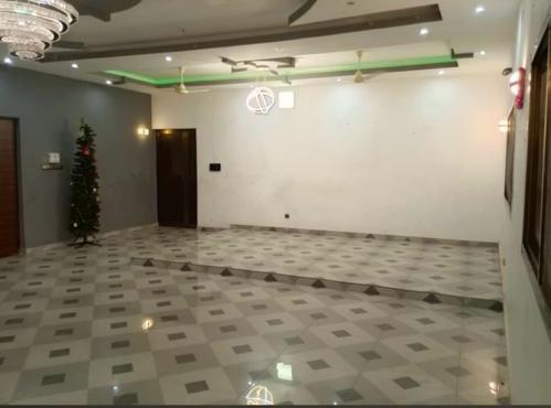 Villa moderne 3 chambres à louer à Apessito – 200000 FCFA/mois