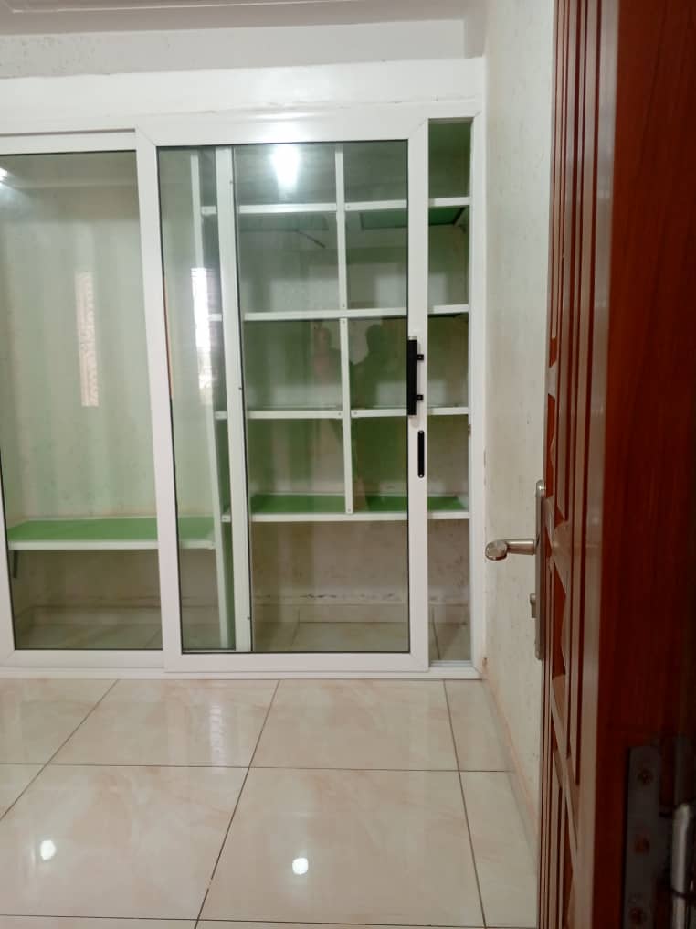 Villa duplex 7 chambres de 300 m² en vente à Agoè Sogbossito – 75 millions FCFA