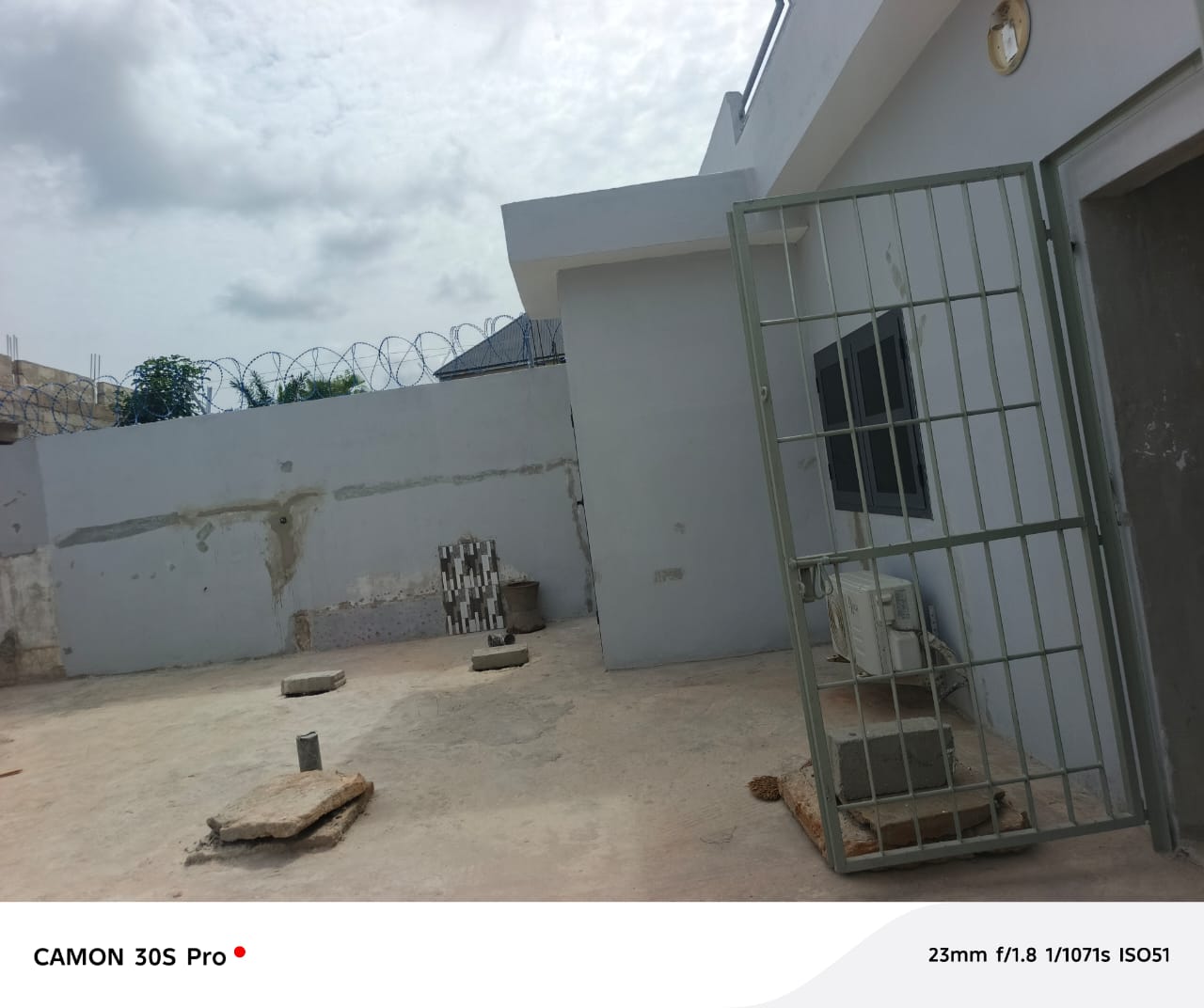 Villa duplex 5 chambres en vente à Avénou Factory – 170 millions FCFA