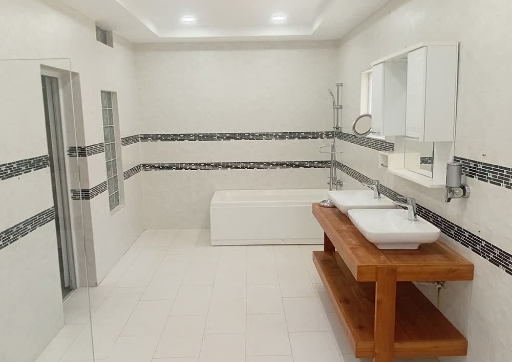 Villa 7 chambres de 900 m² en vente à Agoè 2 lions – 280 millions FCFA
