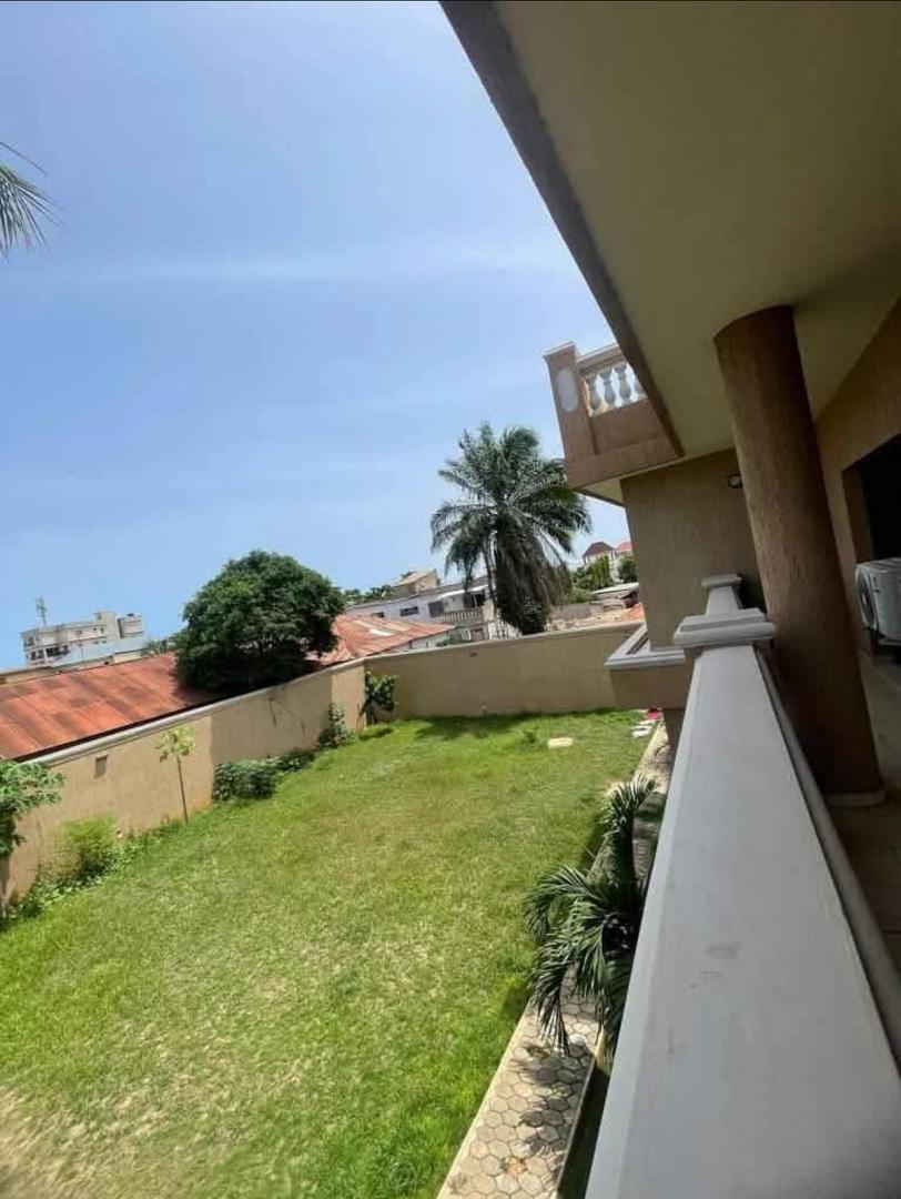 Maison de location en vente sur 1/2 lot à Totsi Gblinkome, proche de la rue Tidjani – 27 millions FCFA
