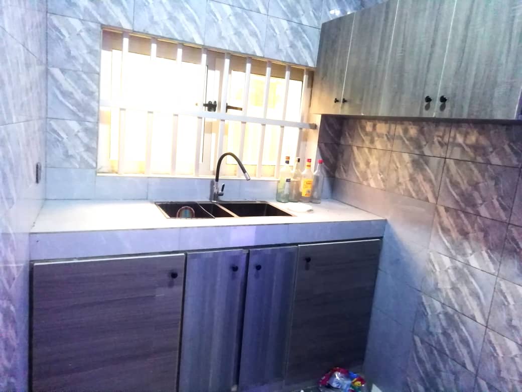 Villa 2 chambres à louer à Adidogomé Ségbé Zanvi – 100 000 FCFA