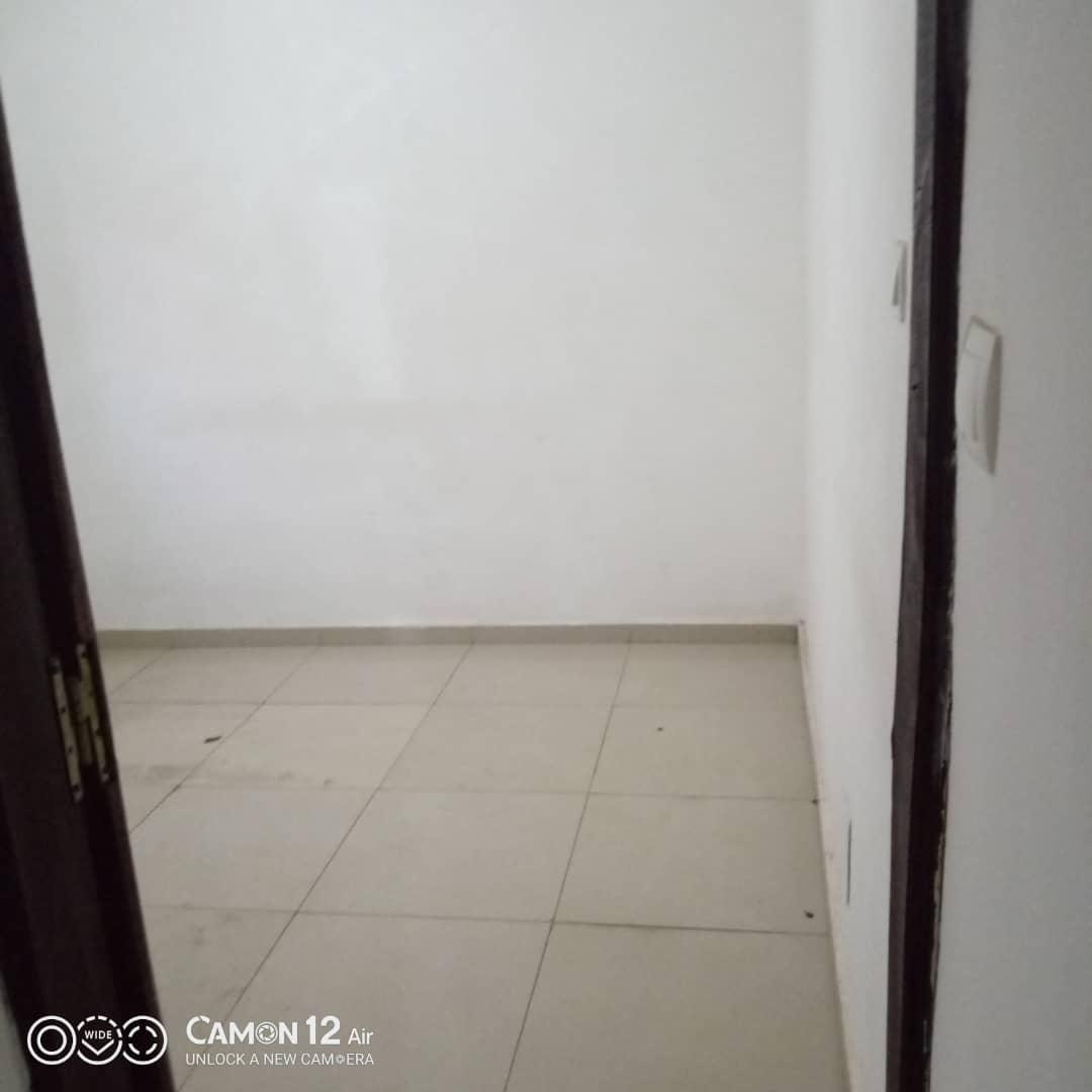 Appartement 2 chambres à louer à Tokoin Sotèd – 80 000 FCFA