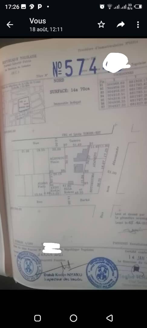 Terrain en vente à Tokoin Est quartier Wuiti en face du CEG Tokoin Est – 180 millions FCFA