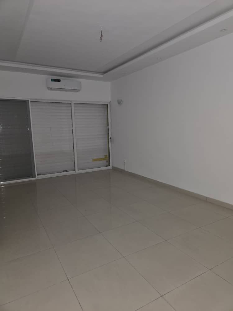 Villa duplex 5 chambres à louer à Baguida Akerébérou – 700 000 FCFA