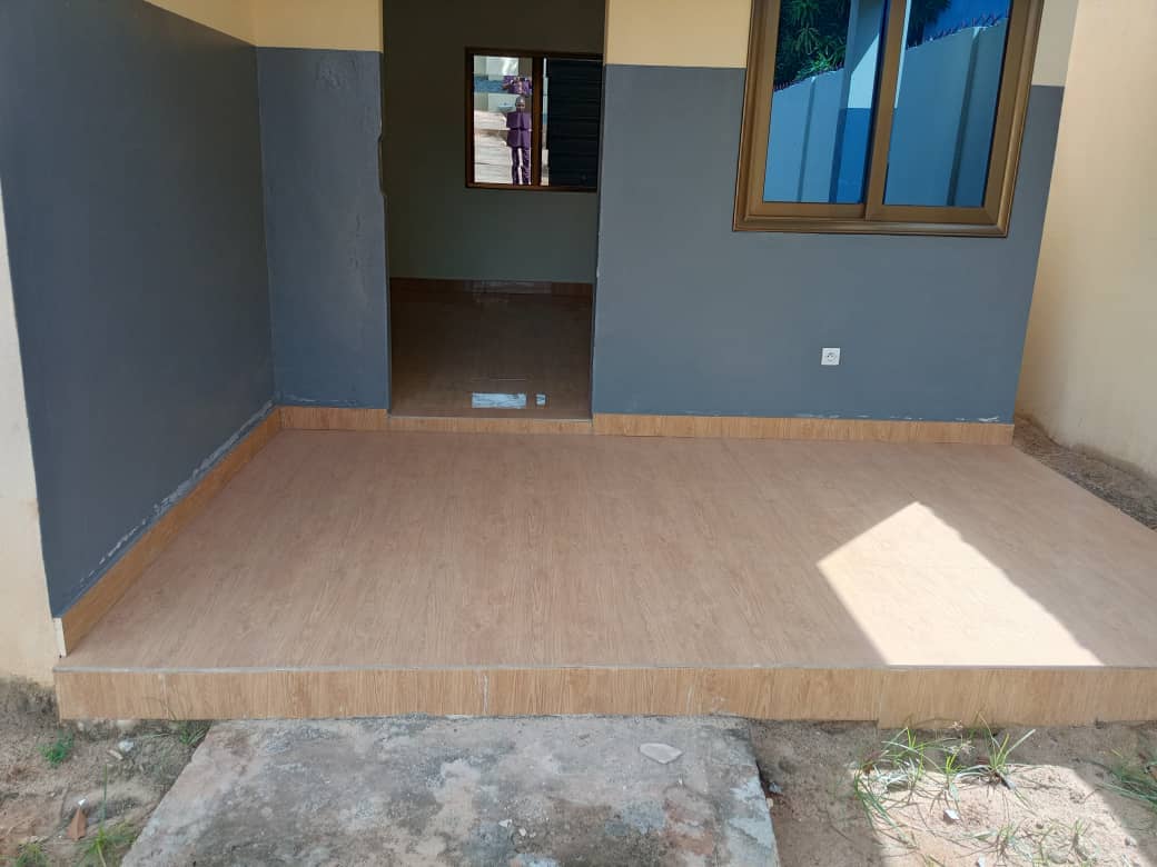 Villa 1 chambre en vente en bordure de goudron à Agoè – 35 millions FCFA