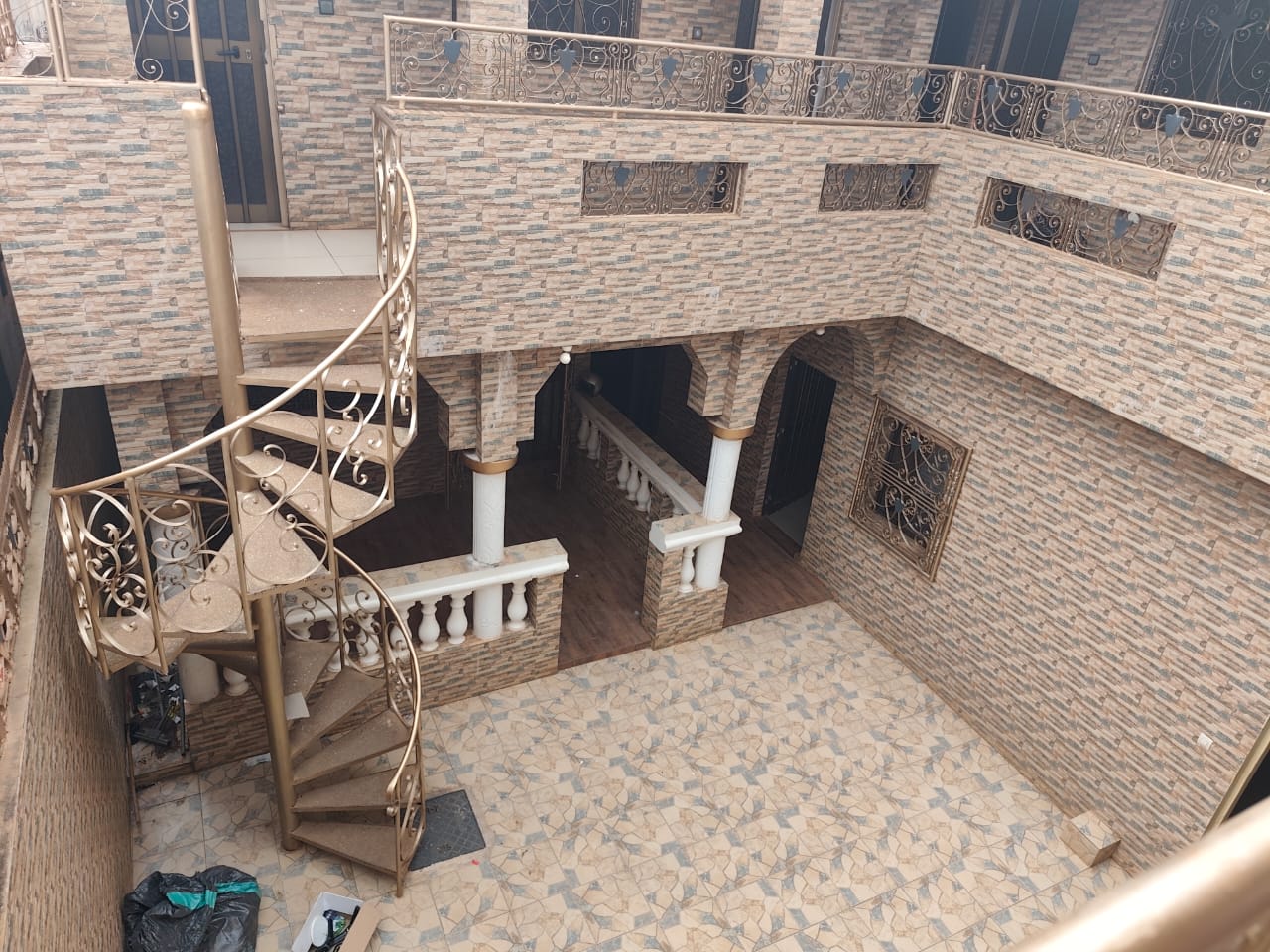 Villa duplex R+1 en vente à Sogbossito – 87 millions FCFA