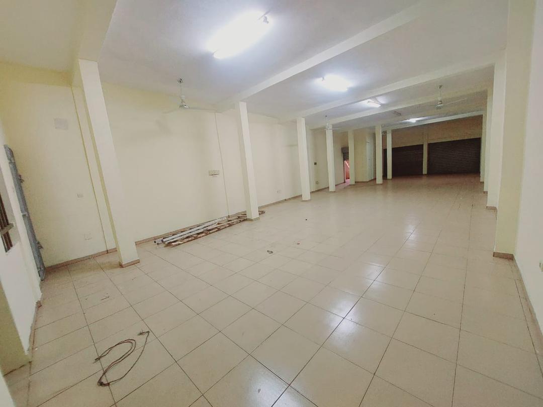 Magasin en location à Agoè non loin du carrefour Bleu – 500.000 FCFA/mois